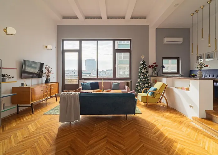 Spacious 3Br Atrium Penthouse, Balcony, Cismigiu