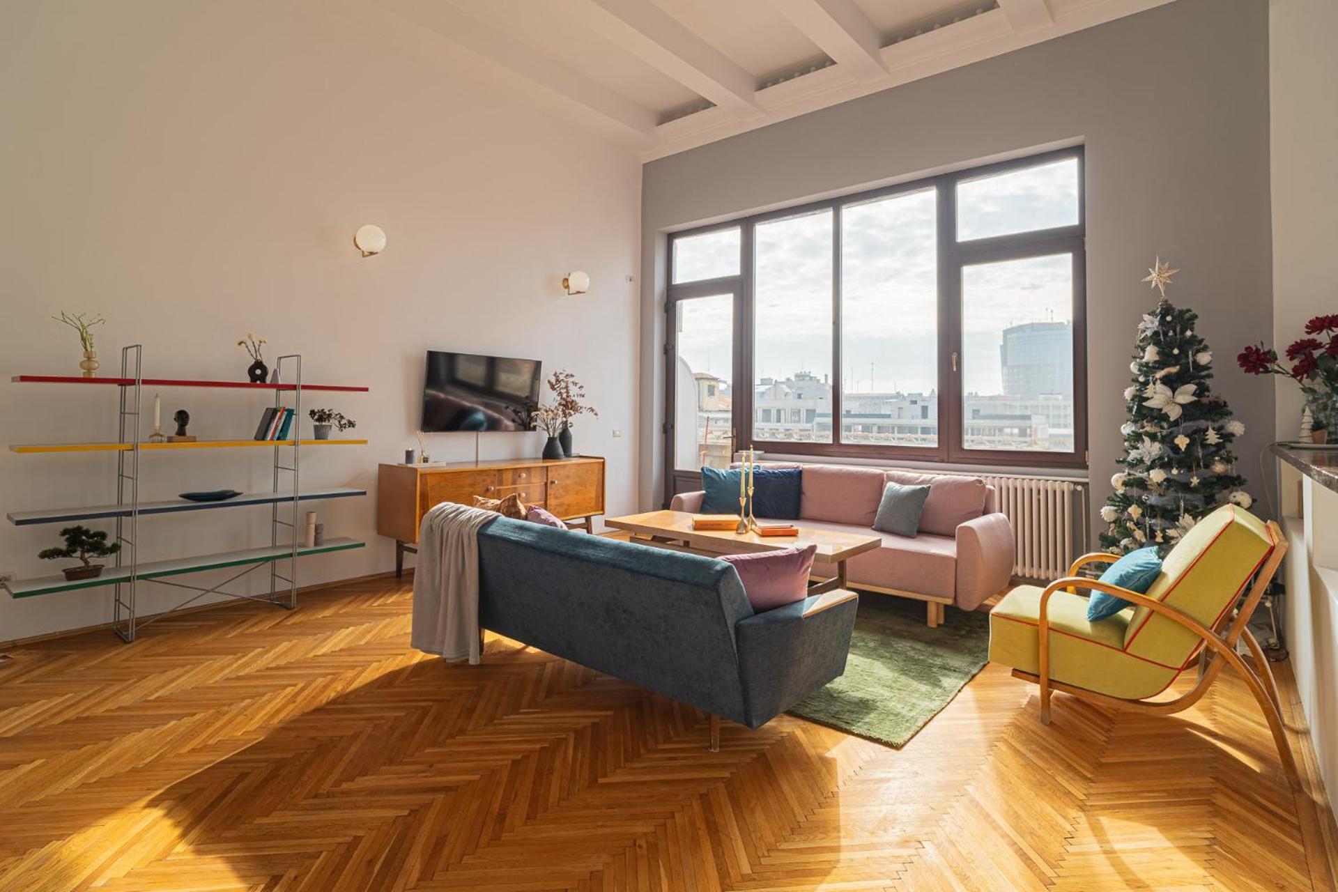 Spacious 3br Atrium Penthouse, Balcony, Cismigiu Appartement *