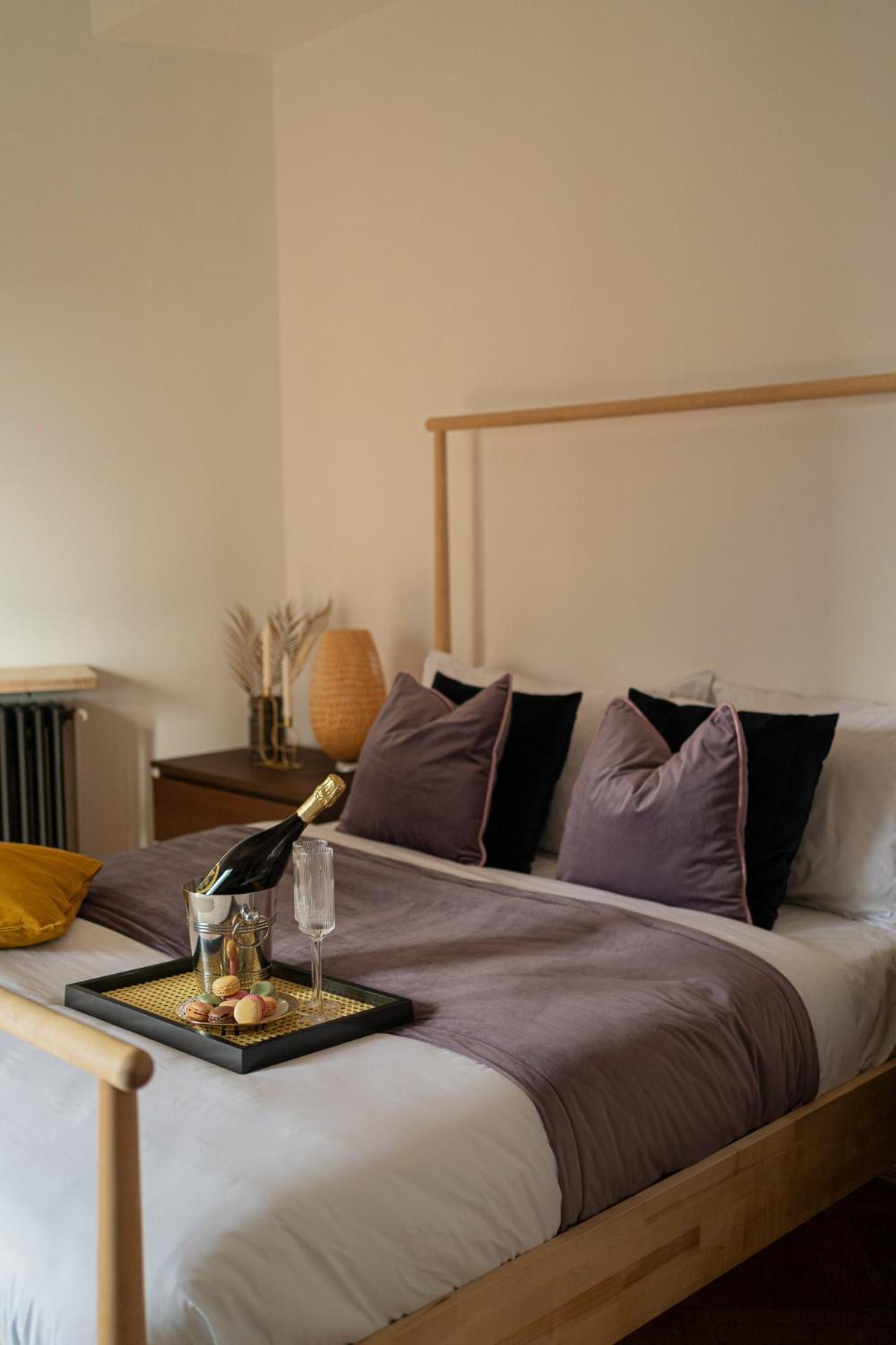 Spacious 3br Atrium Penthouse, Balcony, Cismigiu Appartement